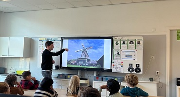 Een molen midden in de stad